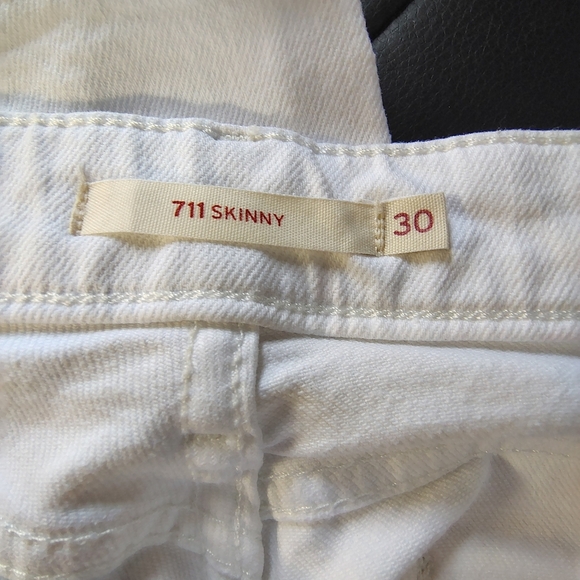 Levi's 711 Skinny Jeans in Crisp White - Picture 3 of 6